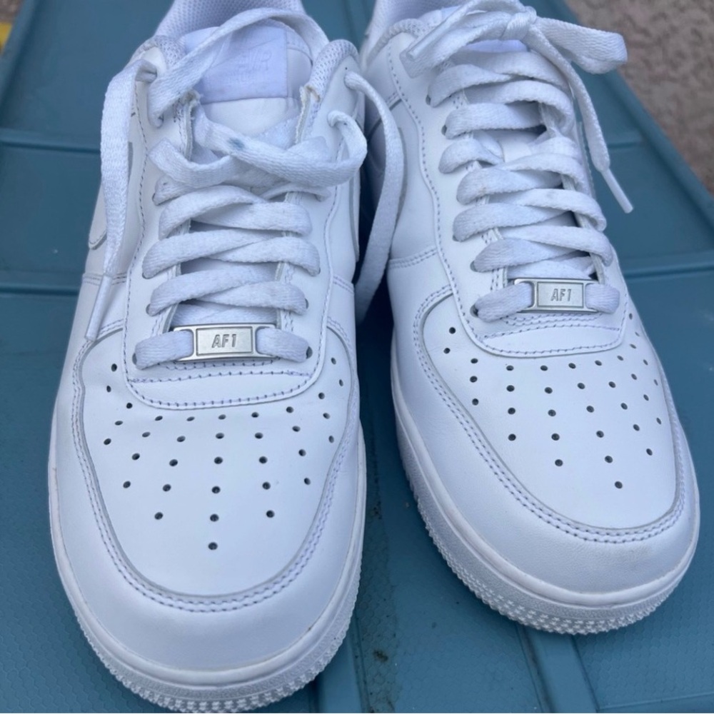 Nike White Men’s Low-Top Sneakers